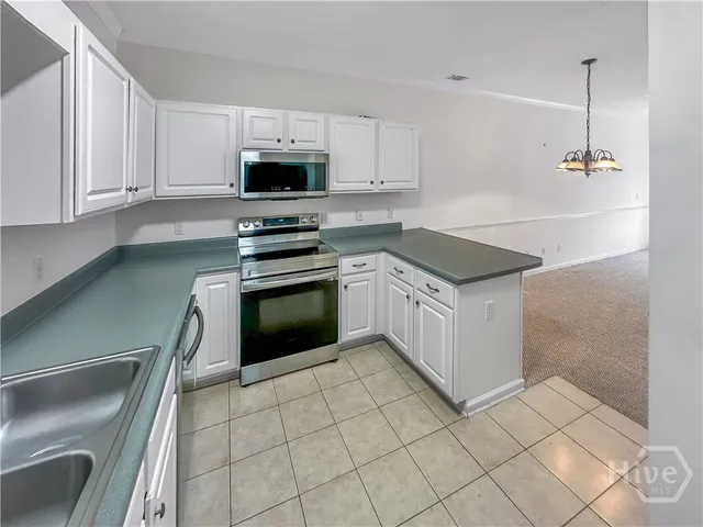 $1,900 | 400 Tibet Avenue, Savannah, GA 31406