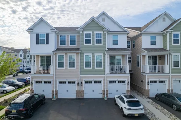 $595,000 | 734 Station Road, Dunellen, NJ 08812