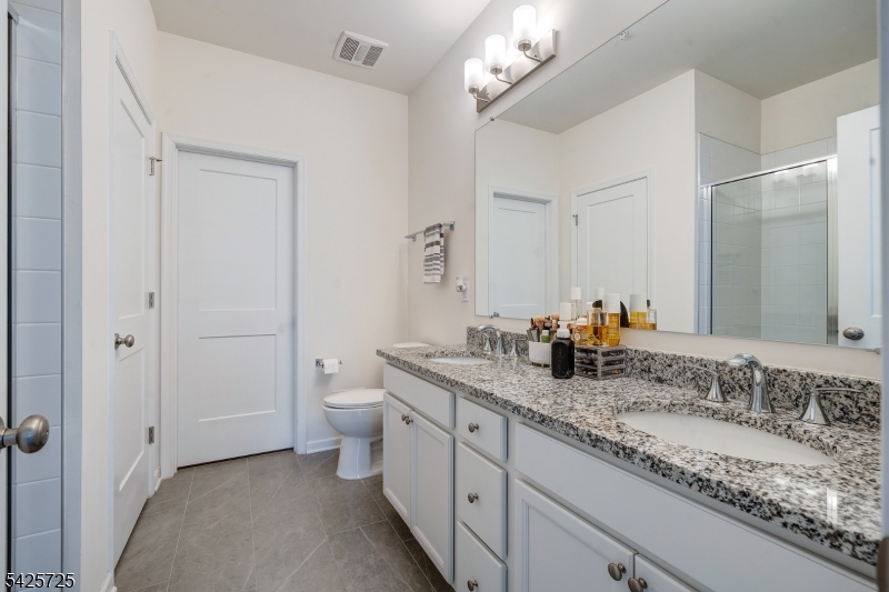734 Station Road Dunellen, NJ 08812 - Photo 20 of 29