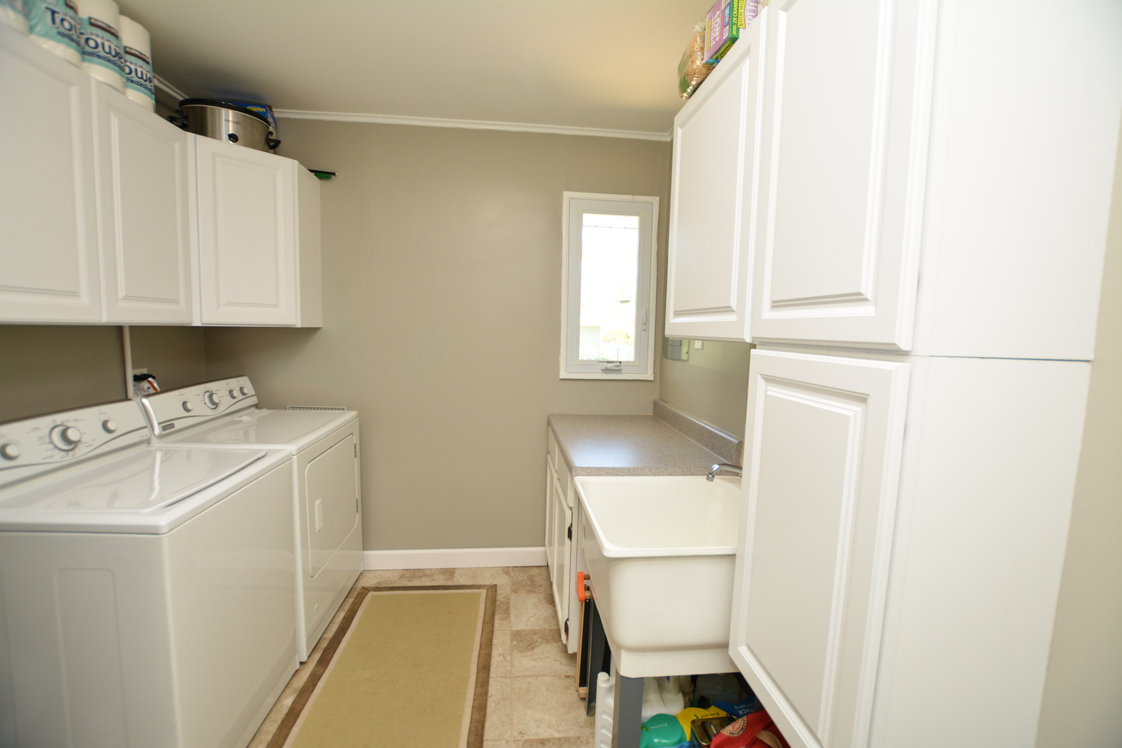 36 Johnathan Road Lake Zurich, IL 60047 - Photo 25 of 25 a utility room with dryer and washer