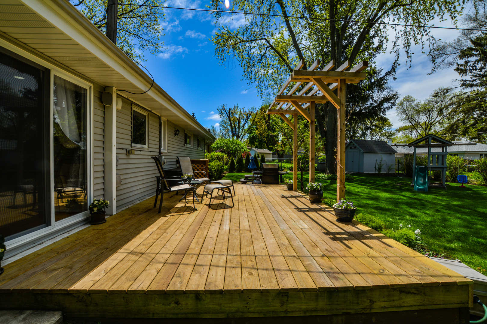 36 Johnathan Road Lake Zurich, IL 60047 - Photo 4 of 25 a view of backyard with a patio
