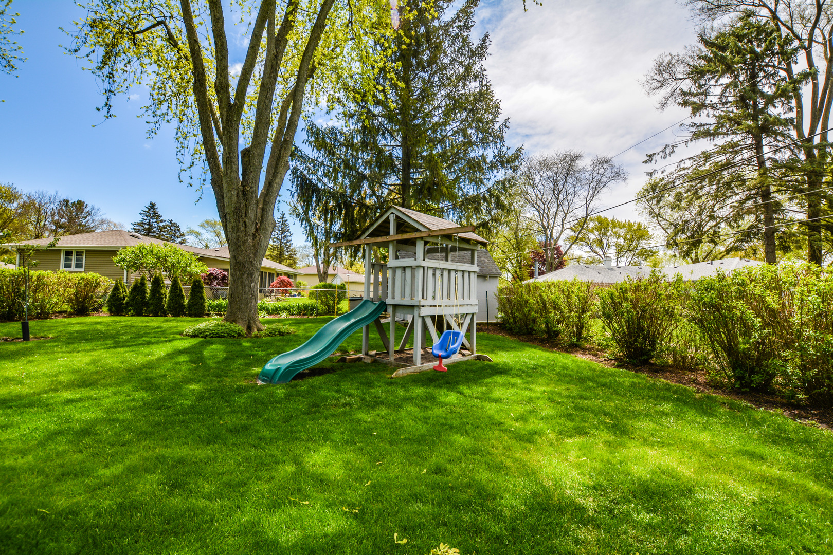 36 Johnathan Road Lake Zurich, IL 60047 - Photo 8 of 25 a view of a house with a yard