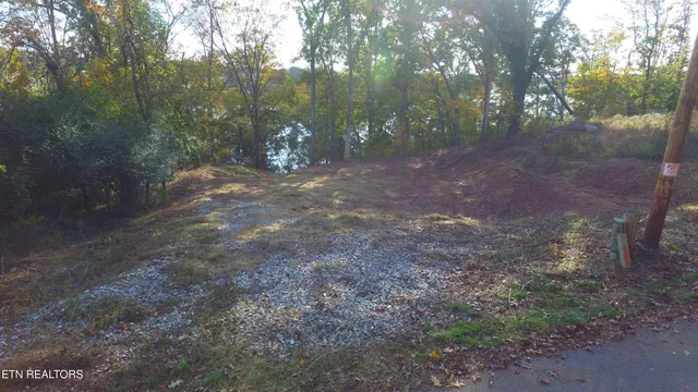 $350,000 | 173 Cedar Grove Street, Loudon, TN 37774