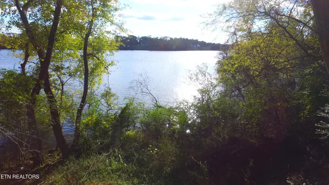 $350,000 | 173 Cedar Grove Street, Loudon, TN 37774