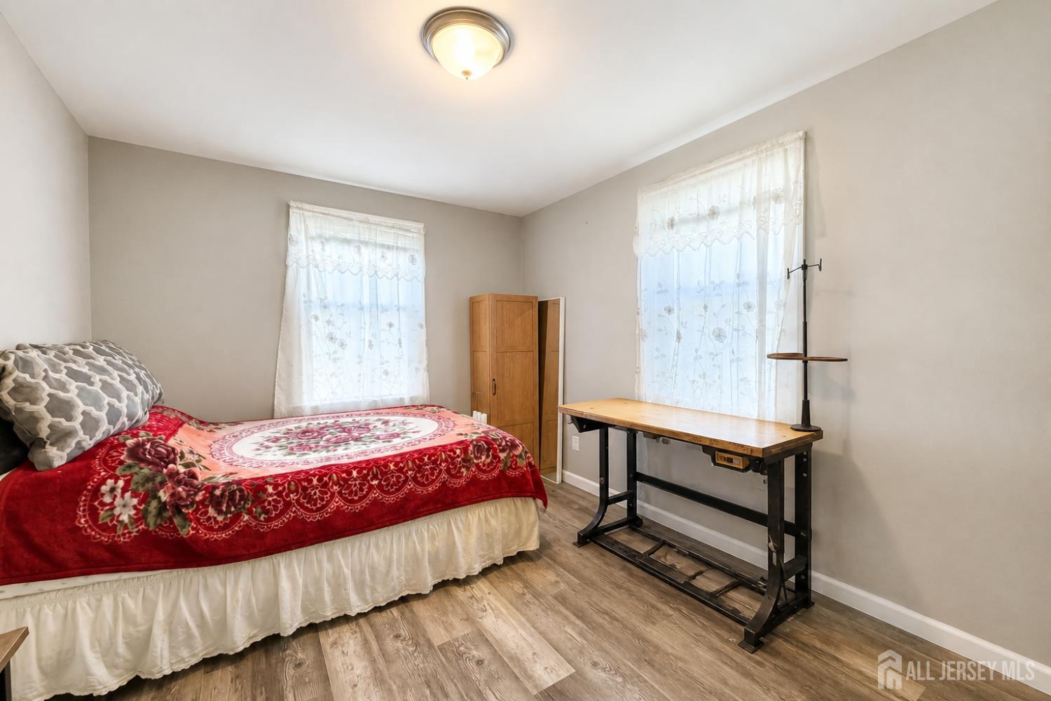 193 Old Road Sewaren, NJ 07077 - Photo 33 of 38 Gallery Image 33