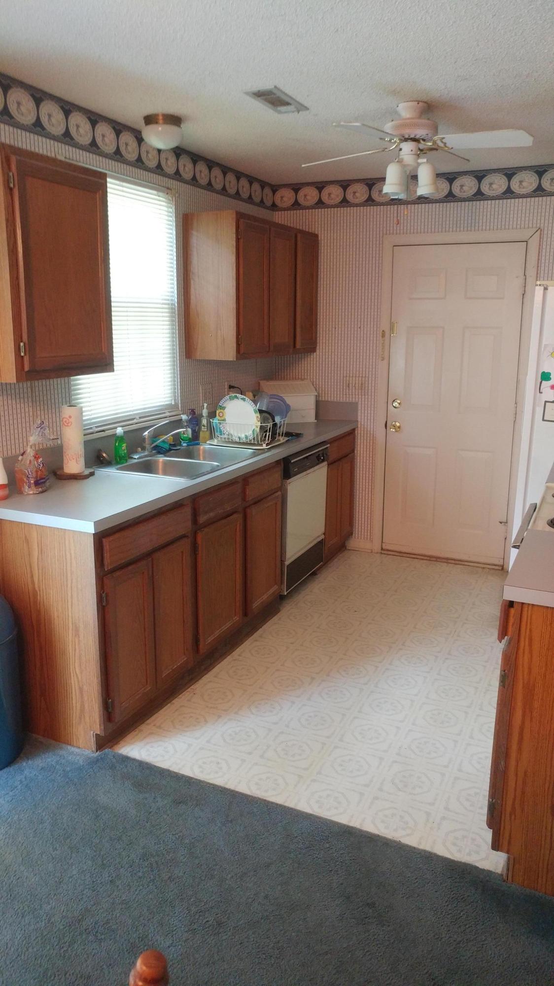2450 Castlereagh Road Charleston, SC 29414 - Photo 3 of 12 20190410_124654