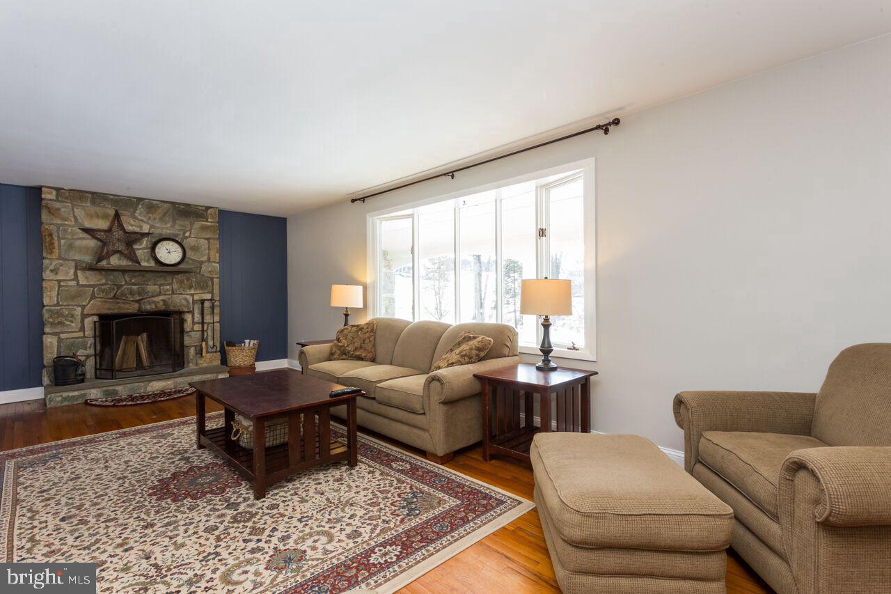 280 Cambridge Road Coatesville, PA 19320 - Photo 2 of 28