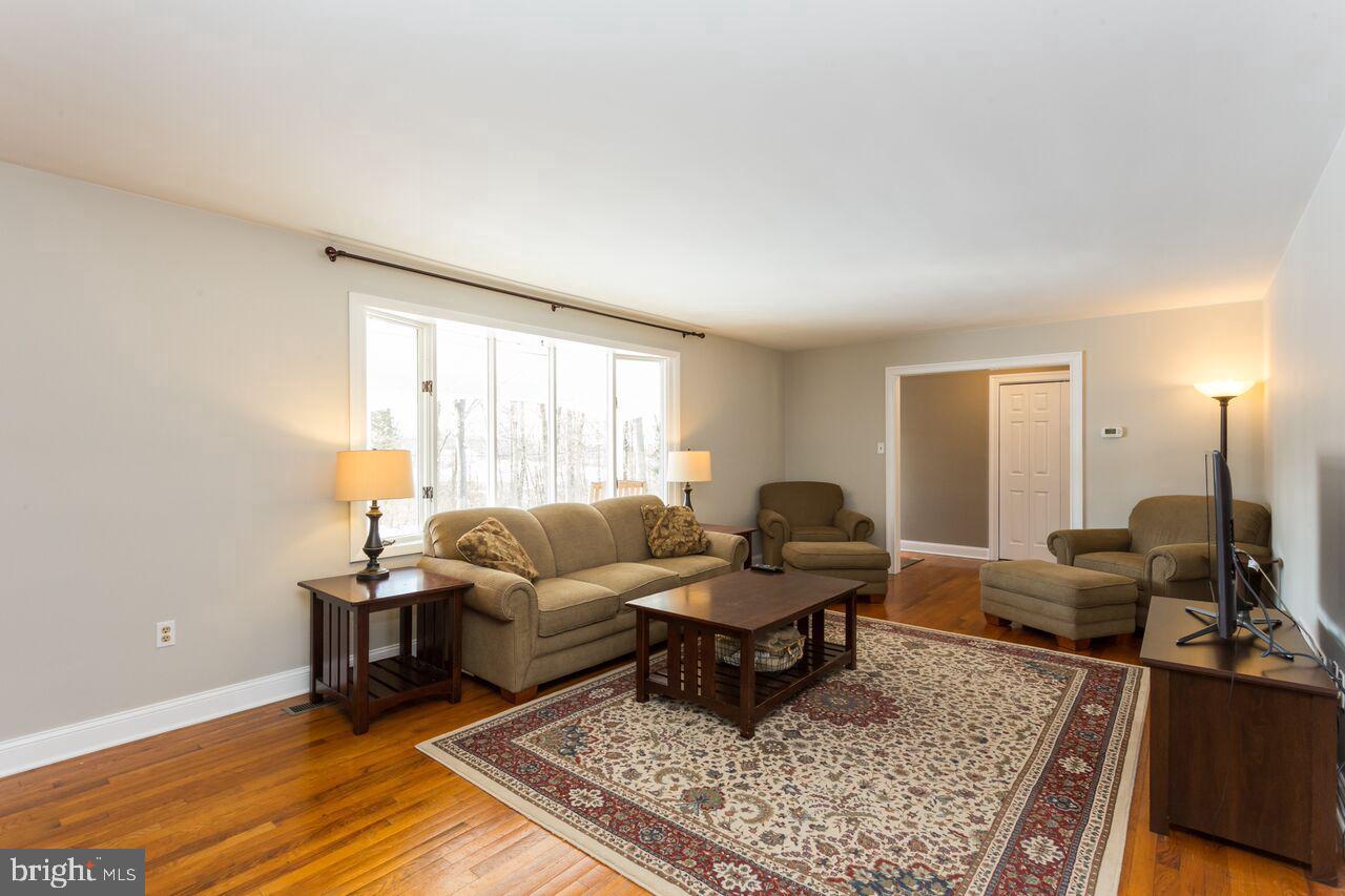 280 Cambridge Road Coatesville, PA 19320 - Photo 5 of 28