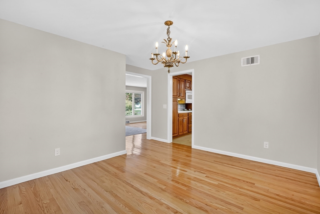 7 Viscount Road Longmeadow, MA 01106 - Photo 8 of 42 Gallery Image 8