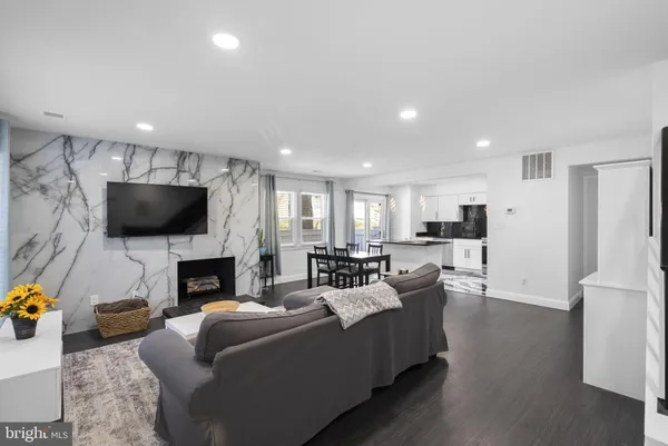 $345,000 | 11317 Hawks Ridge Terrace, Unit 91, Germantown, MD 20876