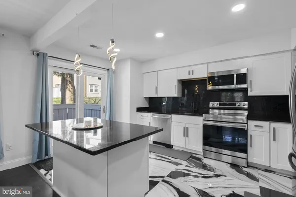 $345,000 | 11317 Hawks Ridge Terrace, Unit 91, Germantown, MD 20876