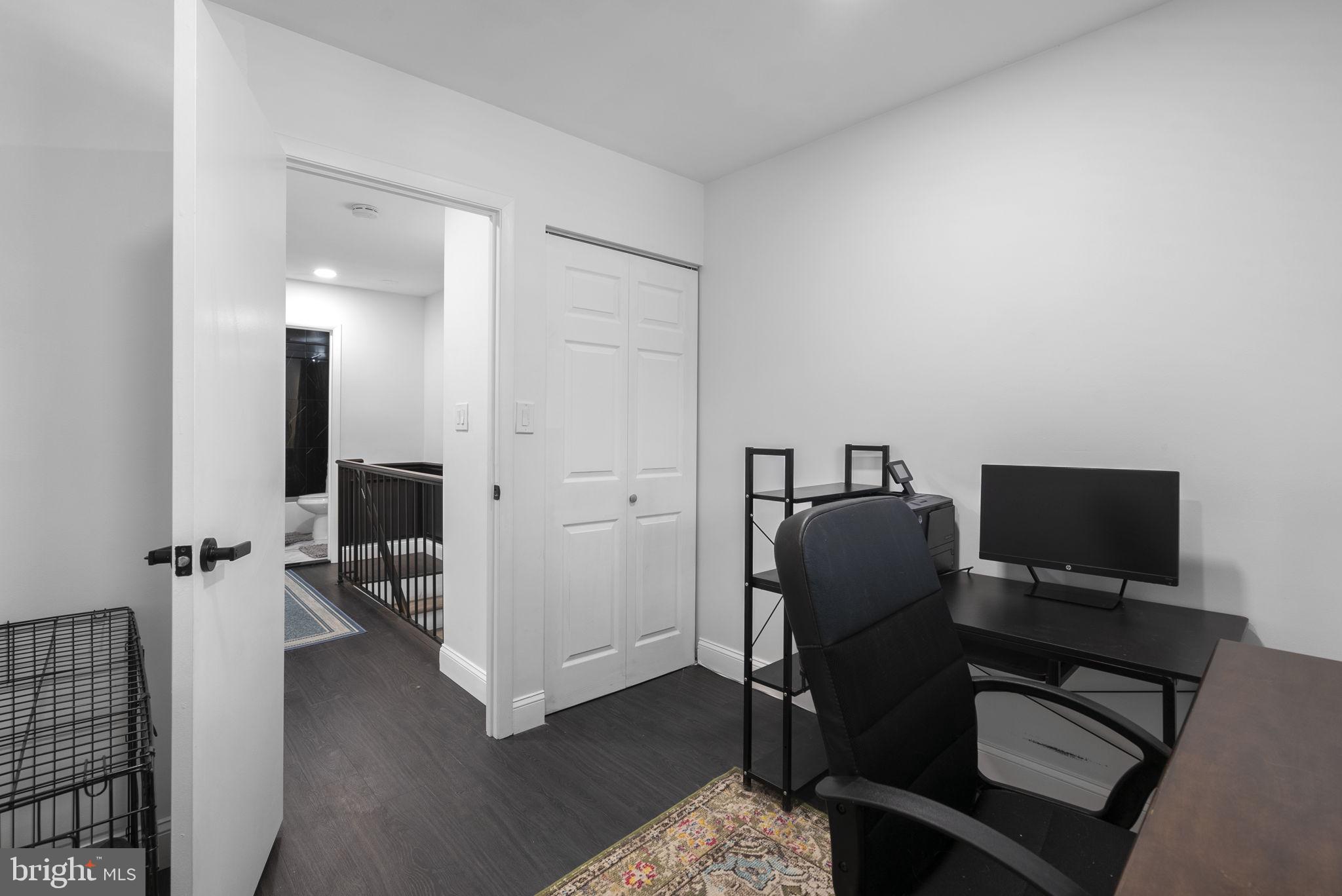 11317 Hawks Ridge Terrace, Unit 91 Germantown, MD 20876 - Photo 33 of 41 Modern workspace in a cozy setting.