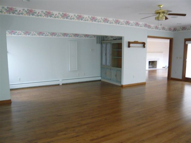742 North Renaud Road Grosse Pointe, MI 48236 - Photo 8 of 26 31036265-7.JPG