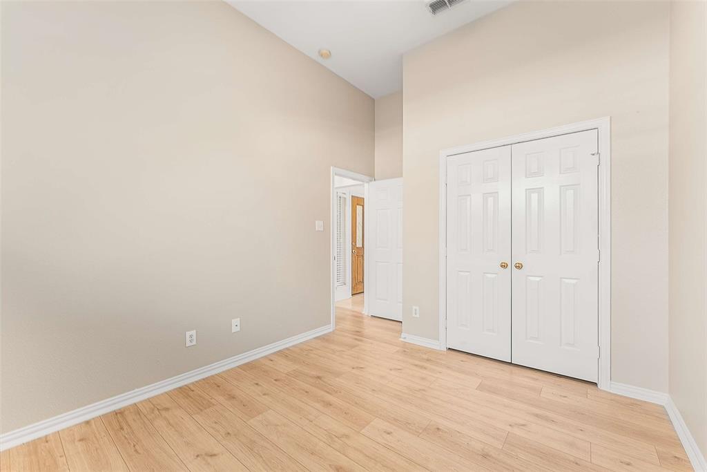 111 Midcrest Drive Irving, TX 75063 - Photo 19 of 26 a view of an empty room