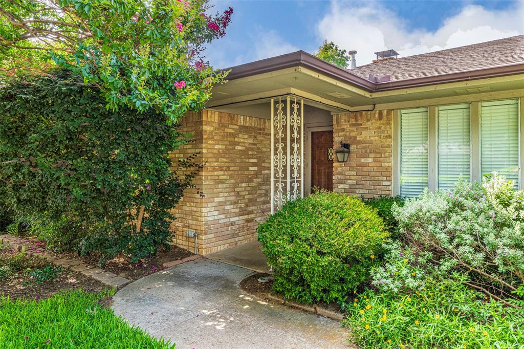 1008 Rocky Canyon Road Arlington, TX 76012 - Photo 4 of 37