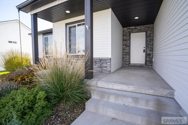 $518,500 | 4340 East Arcadia Avenue, Idaho Falls, ID 83401