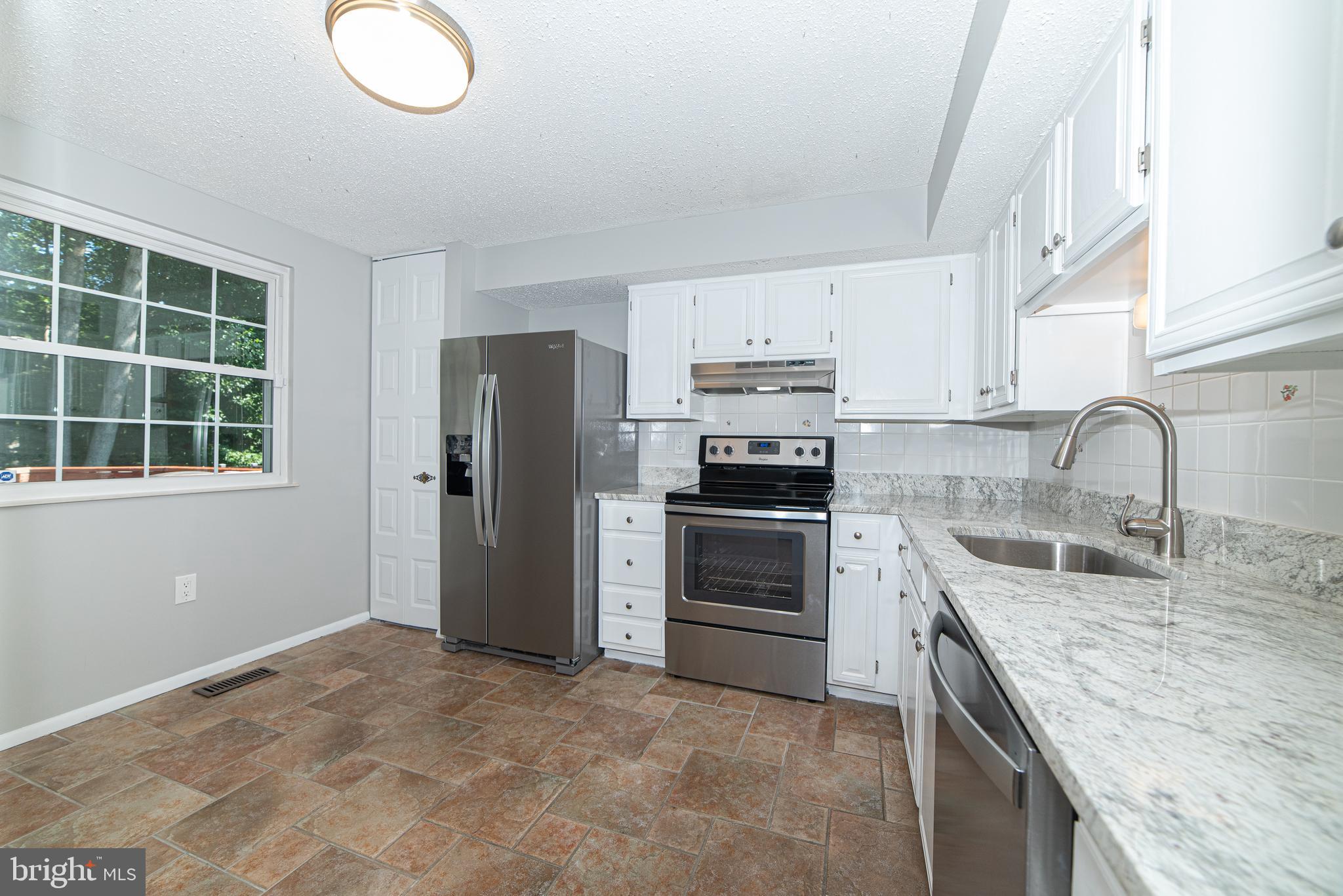 5822 Canvasback Road Burke, VA 22015 - Photo 6 of 35 Gallery Image 6