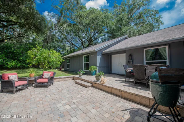 a view of a house and outdoor space