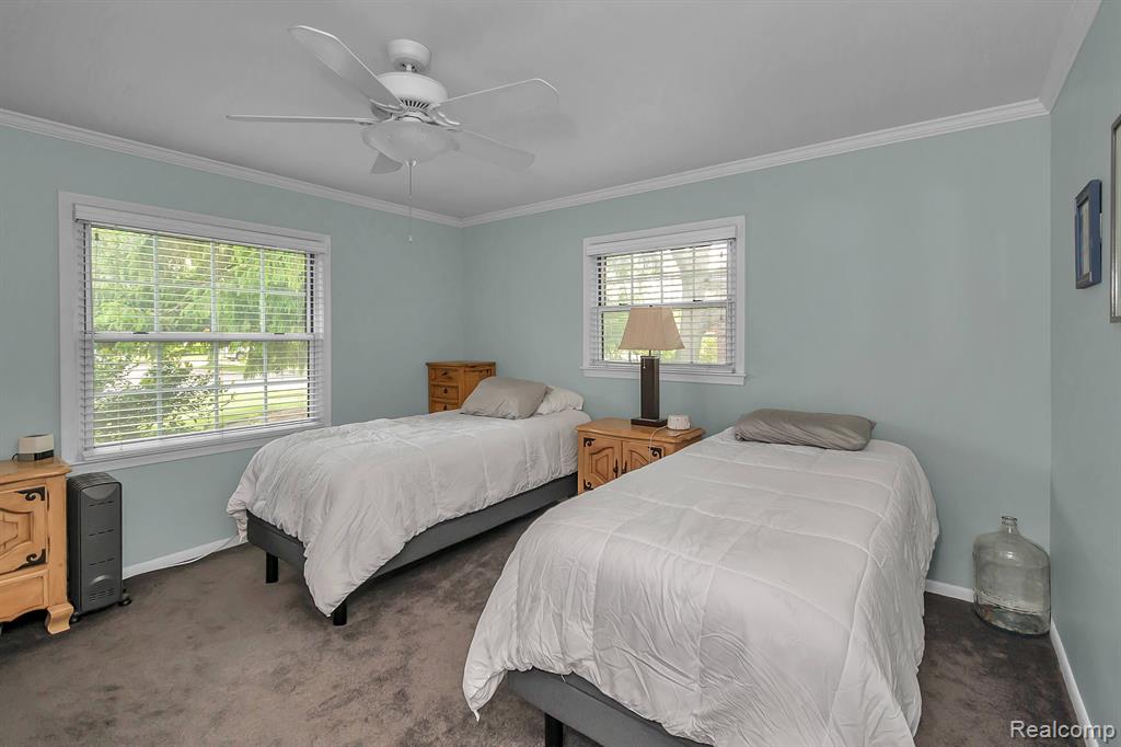 580 Cook Road Grosse Pointe Woods, MI 48236 - Photo 19 of 48