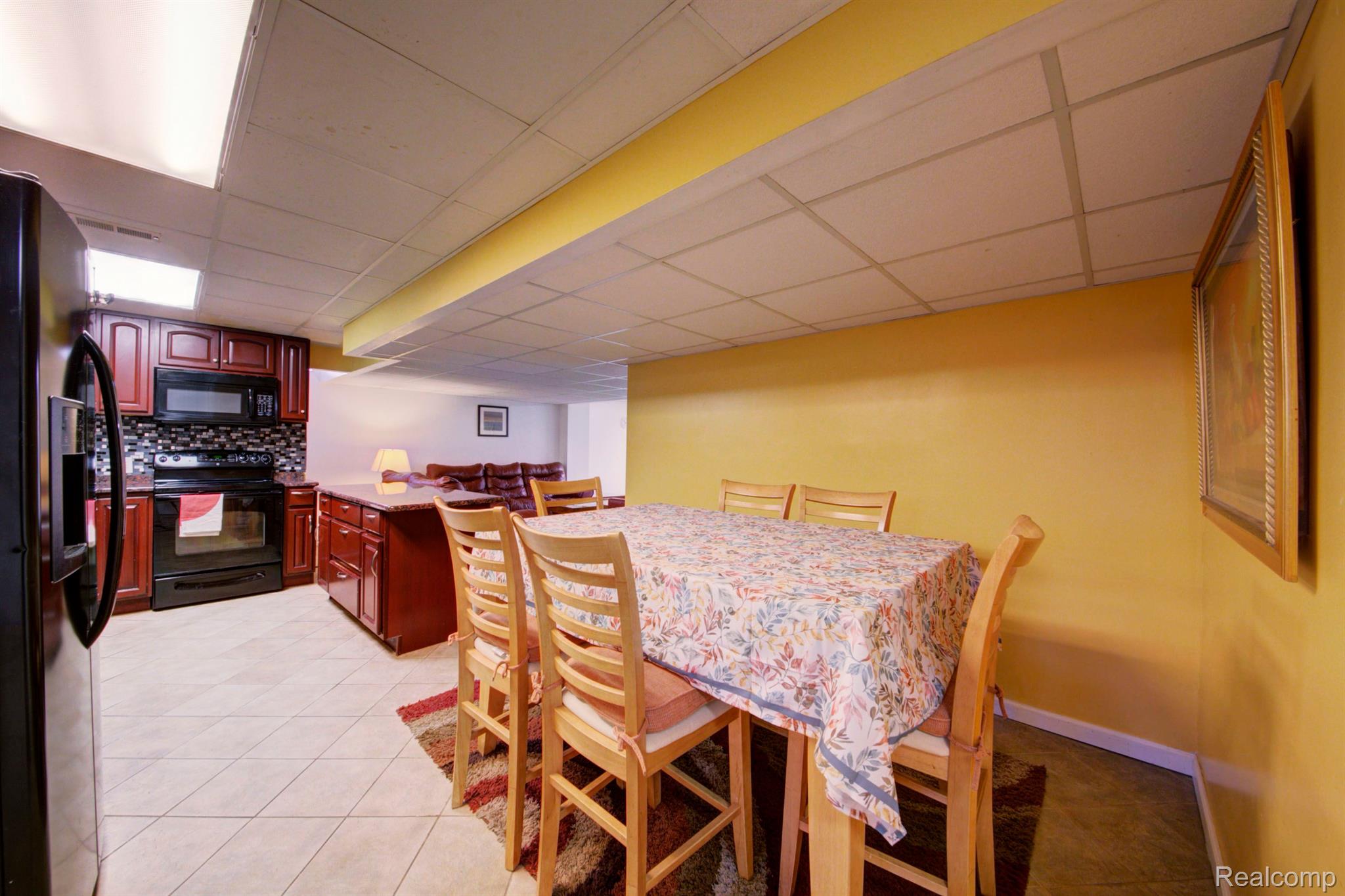 6813 Poppleton Road Canton, MI 48187 - Photo 50 of 67 Gallery Image 50