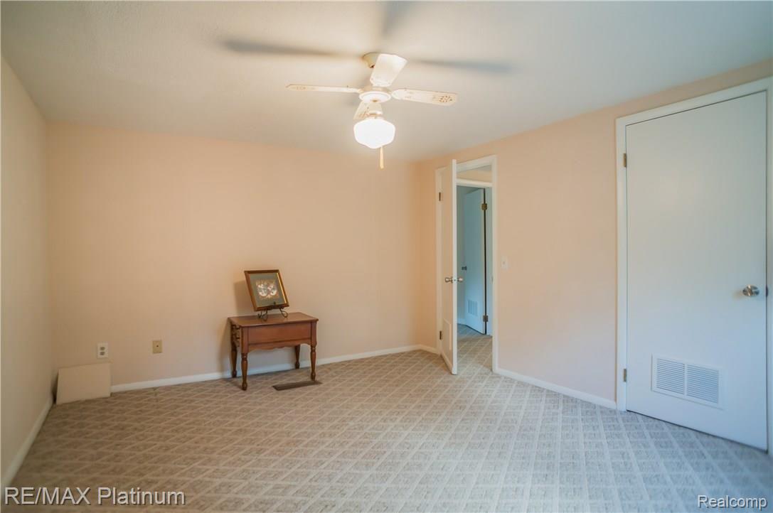 5940 North Latson Road Howell, MI 48855 - Photo 20 of 30 20.jpg