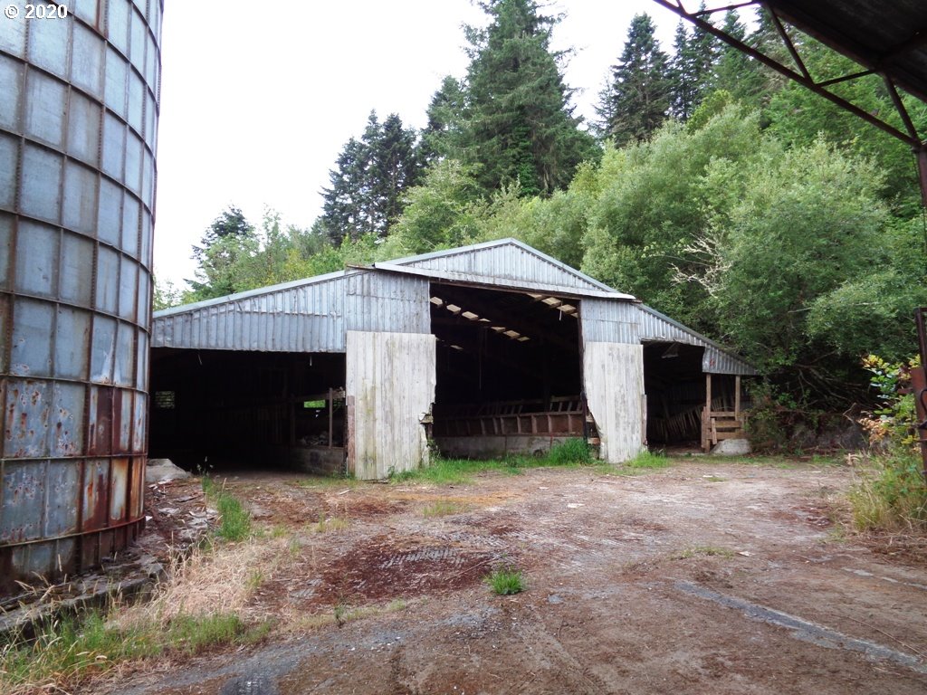 52956 Stringtown Road Myrtle Point, OR 97458 - Photo 11 of 32 Gallery Image 11