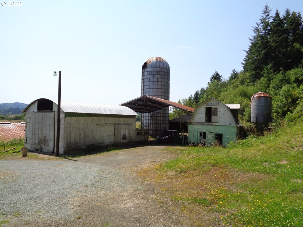 52956 Stringtown Road Myrtle Point, OR 97458 - Photo 7 of 32 Gallery Image 7