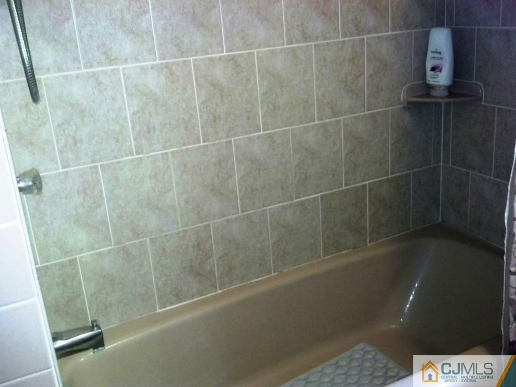 199 Normandy Road Edison, NJ 08820 - Photo 18 of 21 Gallery Image 18