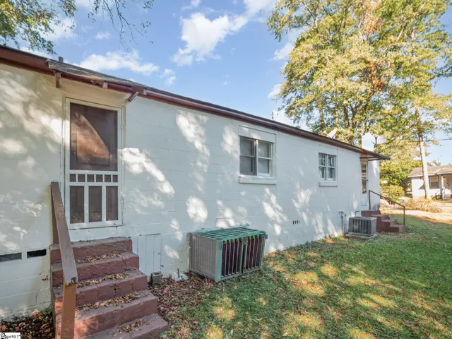 $350,000 | 17 Bridwell Avenue, Greenville, SC 29607