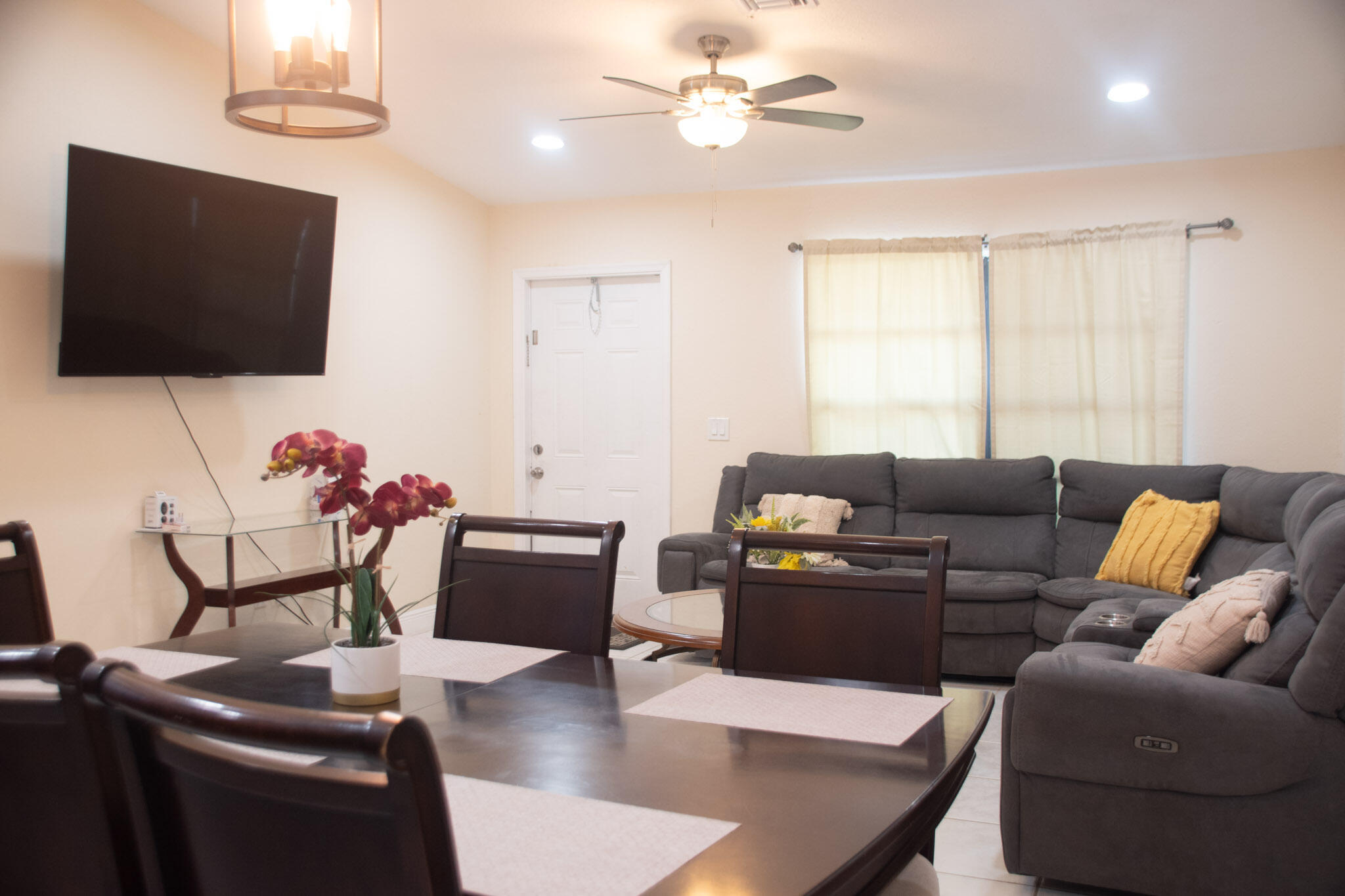 2337 Avenue Riviera Beach, Unit B Riviera Beach, FL 33404 - Photo 1 of 20 IMGP7022
