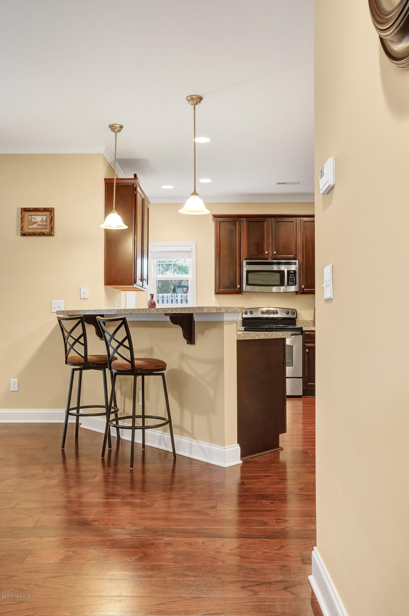 1611 Stones Edge Loop Road Wilmington, NC 28405 - Photo 11 of 29 Bar @ kitchen