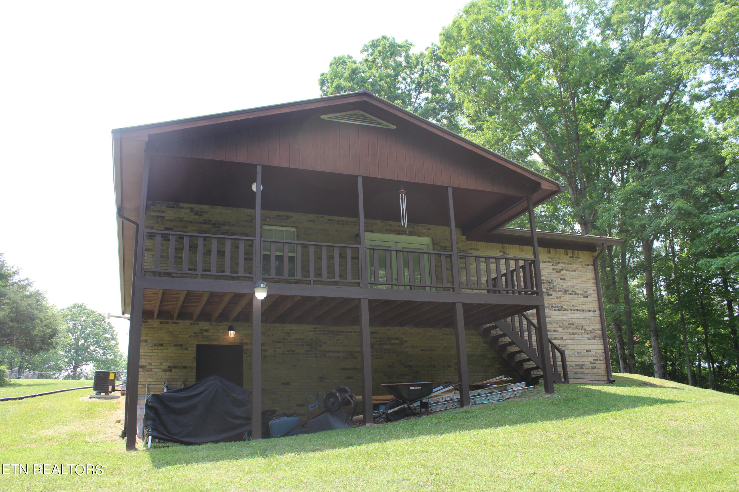 1044 Lincoln Road Jamestown, TN 38556 - Photo 4 of 31 004