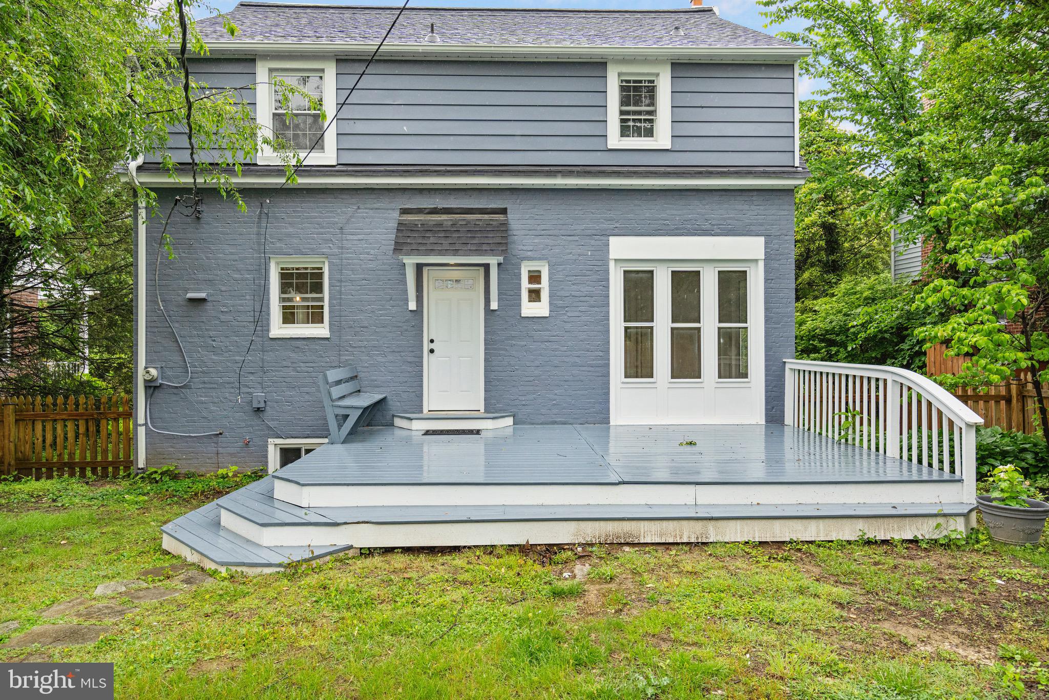 5311 Herring Run Drive Baltimore, MD 21214 - Photo 38 of 43 a view of a house with backyard and sitting area