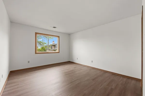 $184,500 | 1720 Homan Drive, Unit 202, Schererville, IN 46375