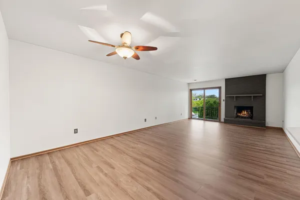 $184,500 | 1720 Homan Drive, Unit 202, Schererville, IN 46375