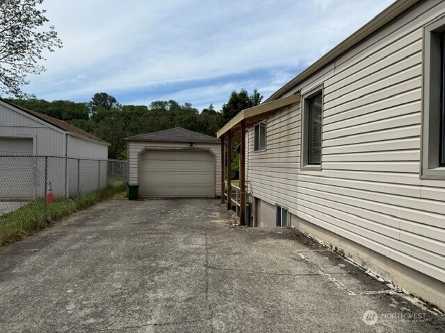 6715 Delridge Way Southwest Seattle, WA 98106 - Photo 3 of 16