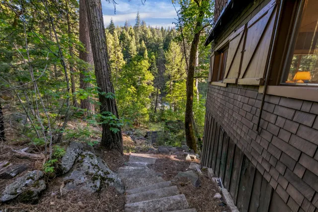 a view of a pathway of a building