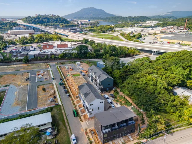 $390,077 | 620 Belle Trace Circle, Unit 104, Chattanooga, TN 37405