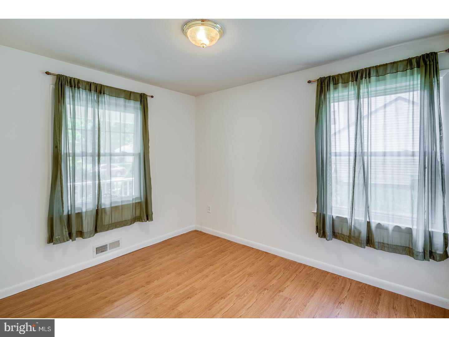 224 Winding Way Road Stratford, NJ 08084 - Photo 4 of 21