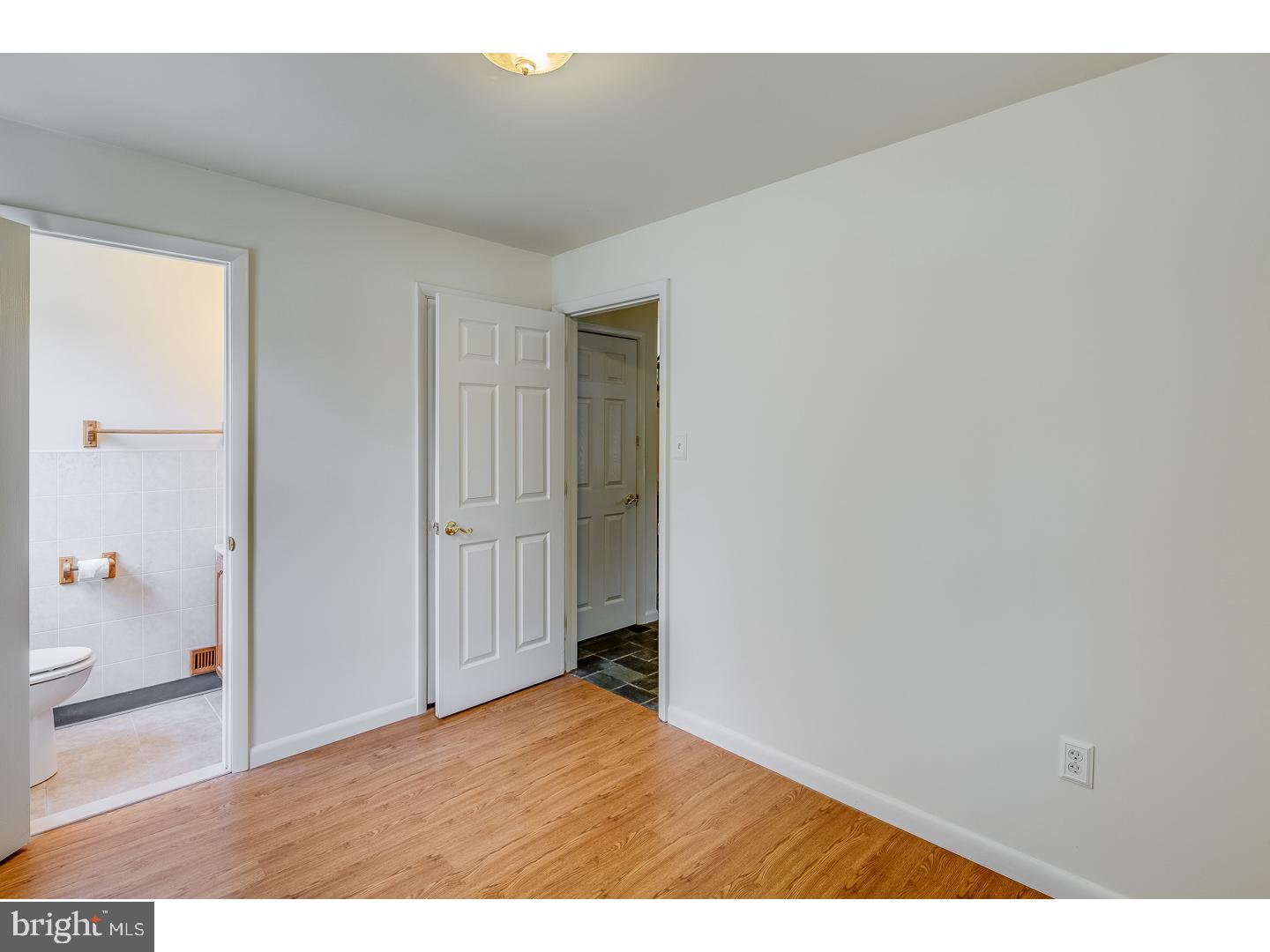 224 Winding Way Road Stratford, NJ 08084 - Photo 5 of 21