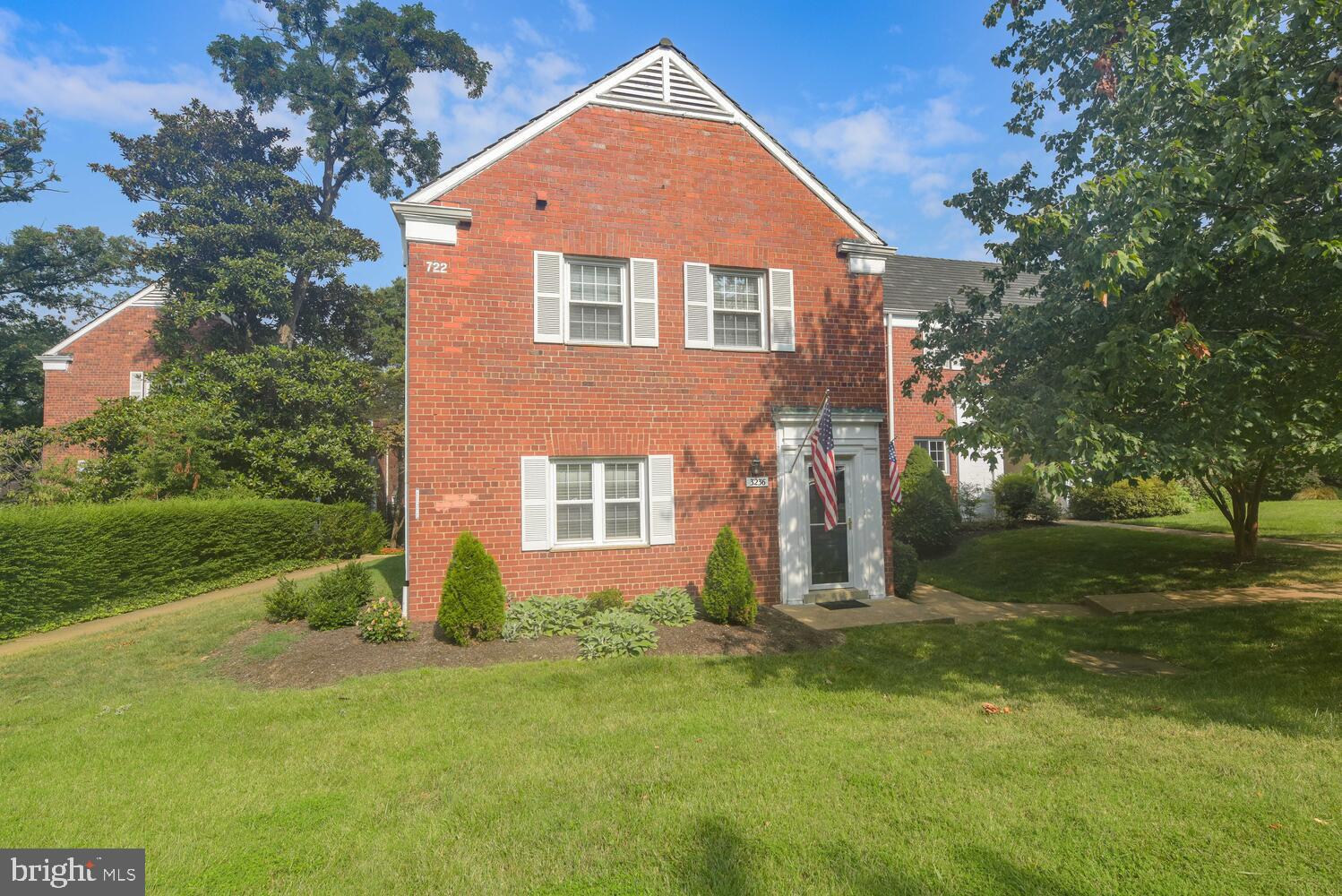 3236 Gunston Road, Unit 722 Alexandria, VA 22302 - Photo 1 of 20 Gallery Image 1