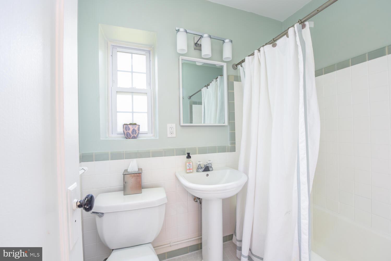 3236 Gunston Road, Unit 722 Alexandria, VA 22302 - Photo 7 of 20 Gallery Image 7