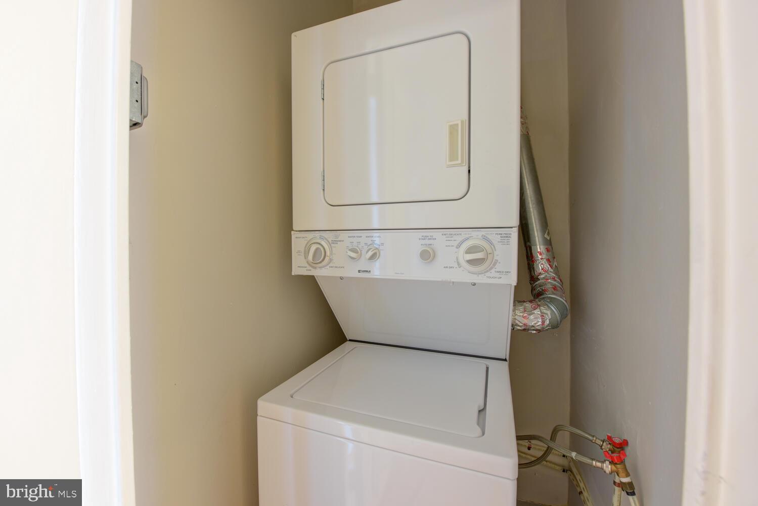 3236 Gunston Road, Unit 722 Alexandria, VA 22302 - Photo 8 of 20 Gallery Image 8
