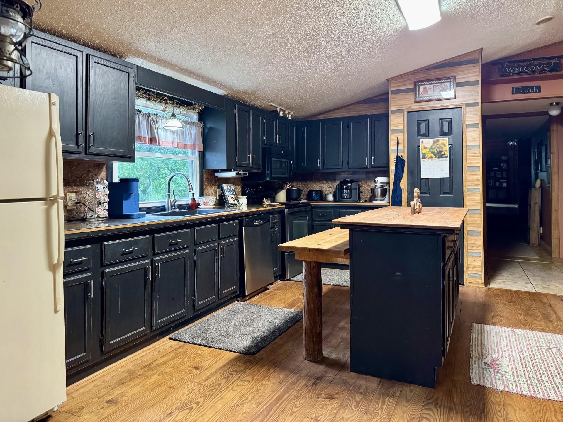 5904 Spring Hill Road Bridgewater, VA 22812 - Photo 13 of 39 Kitchen