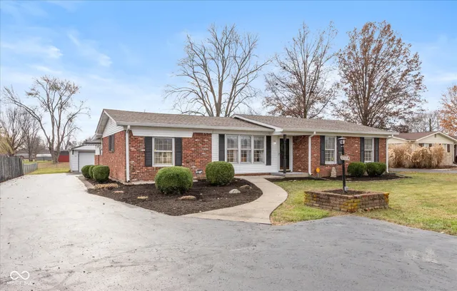 $299,900 | 5459 West 300 South, New Palestine, IN 46163