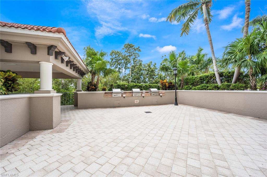 7225 Pelican Bay Boulevard, Unit 2004 Naples, FL 34108 - Photo 37 of 43 Grill Area