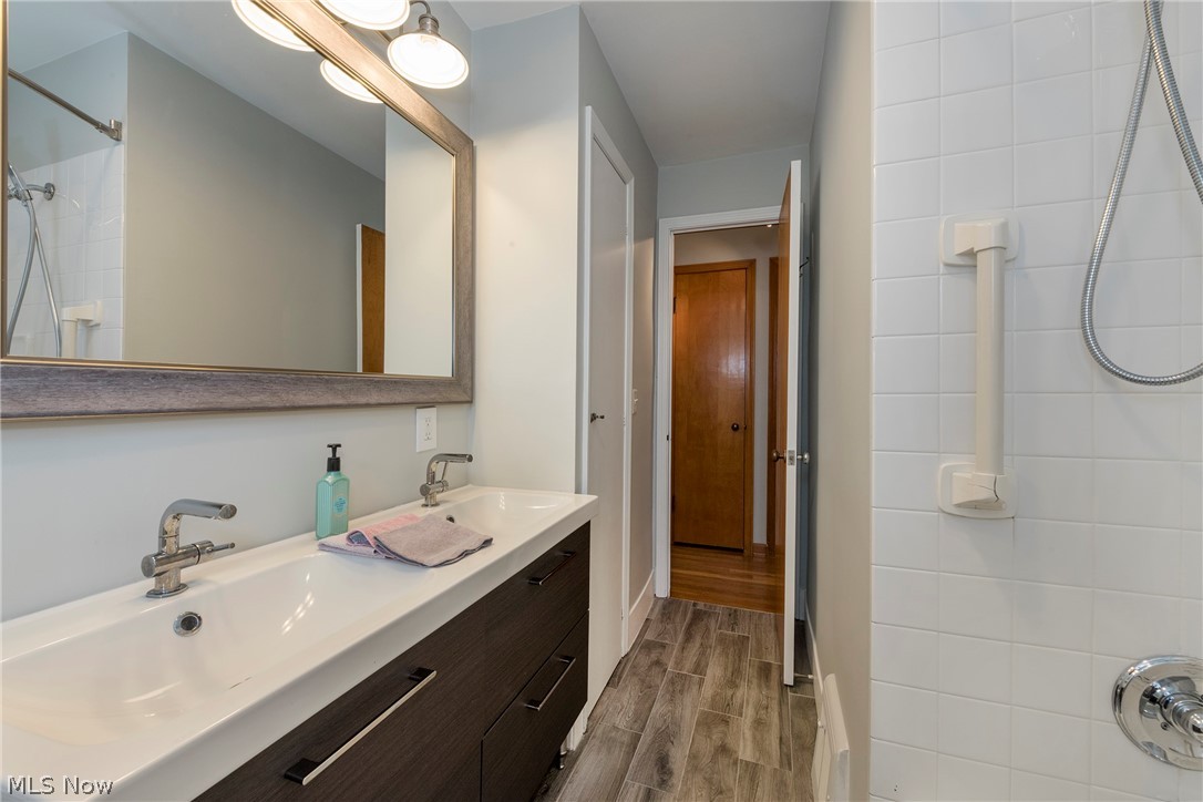 5042 North Barton Road Lyndhurst, OH 44124 - Photo 22 of 50