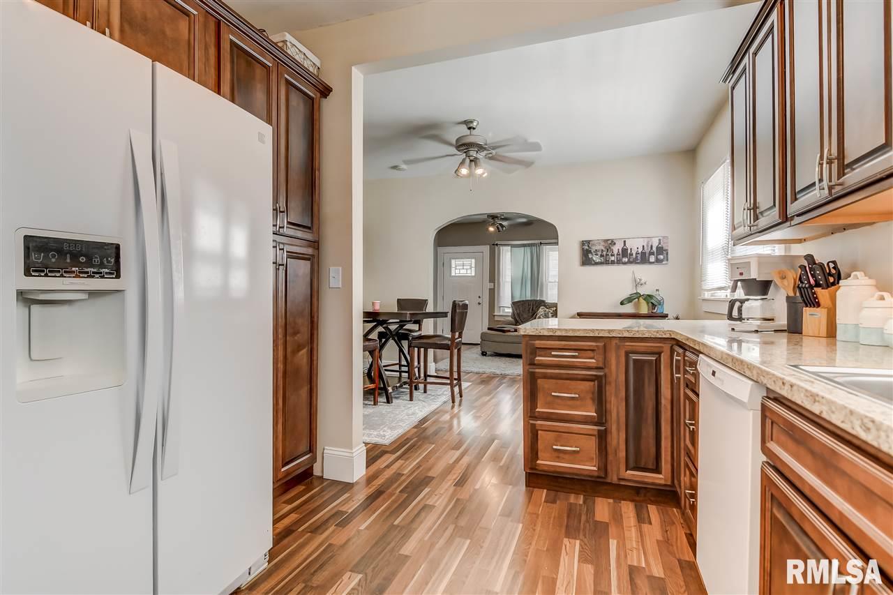 1905 North 7th Street Springfield, IL 62702 - Photo 7 of 30