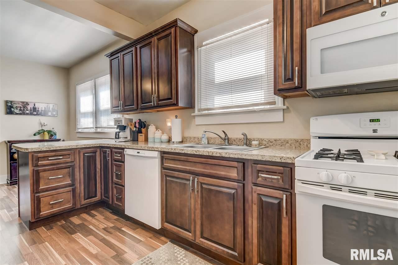 1905 North 7th Street Springfield, IL 62702 - Photo 8 of 30