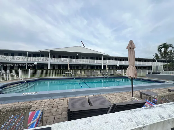 $1,700 | 600 Layne Boulevard, Unit 210, Hallandale Beach, FL 33009
